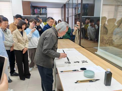 51bb504690b0d83d338d8abffc0eb1b7